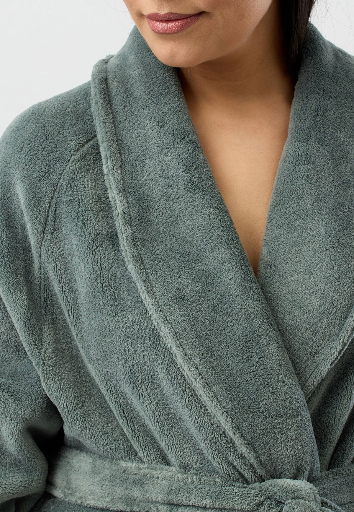 Raglan Short Robe