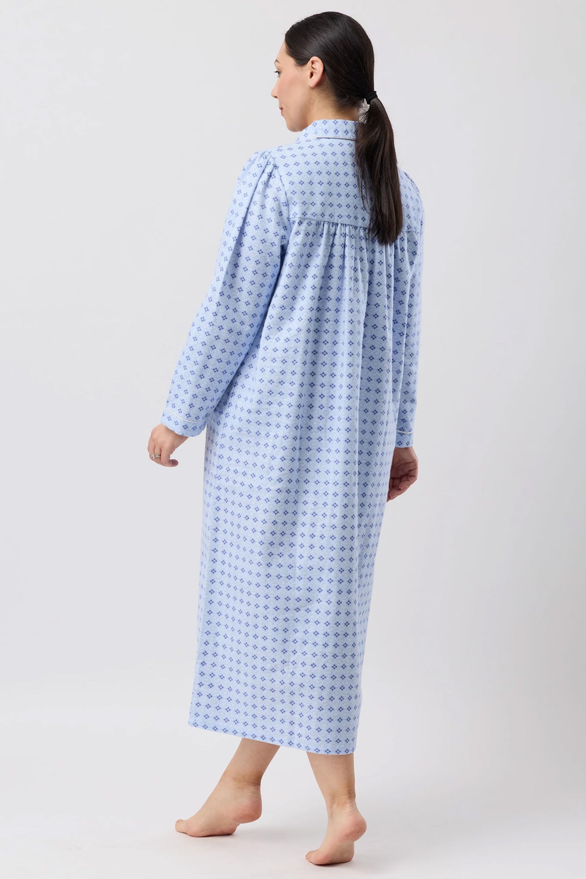 Light blue long-sleeved fleur de lys collar nightie with subtle geometric pattern and high collar for nightwear