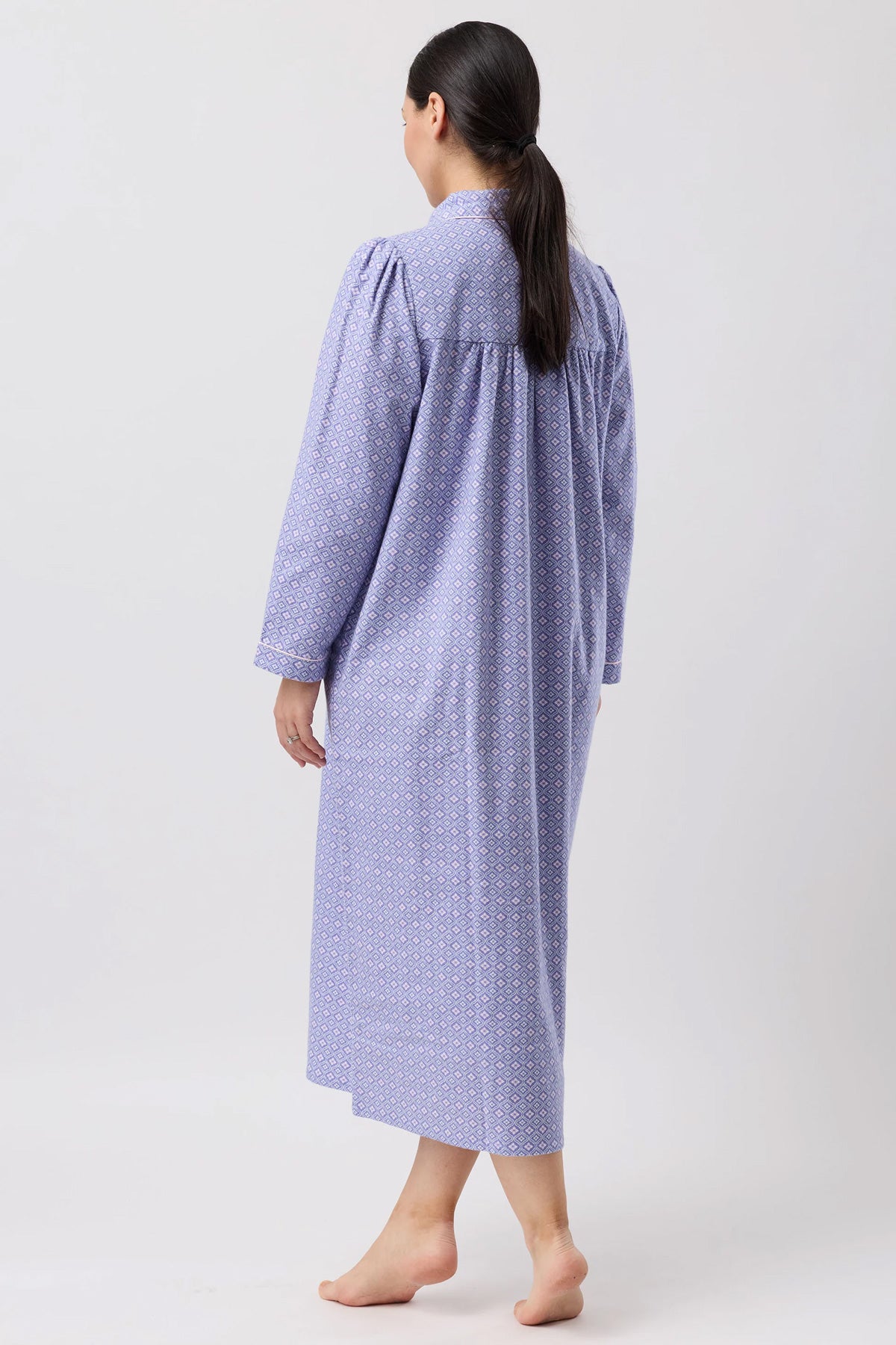 A soft lavender fleur de lys collar nightie with subtle geometric pattern and puffed sleeves for comfortable nightwear