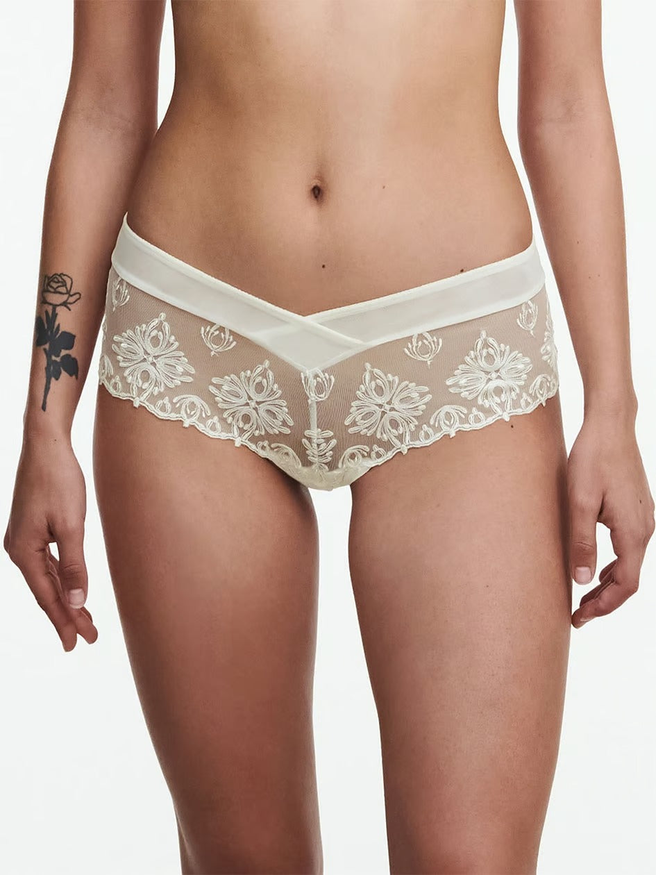Champs Elysées Revealing Shorty