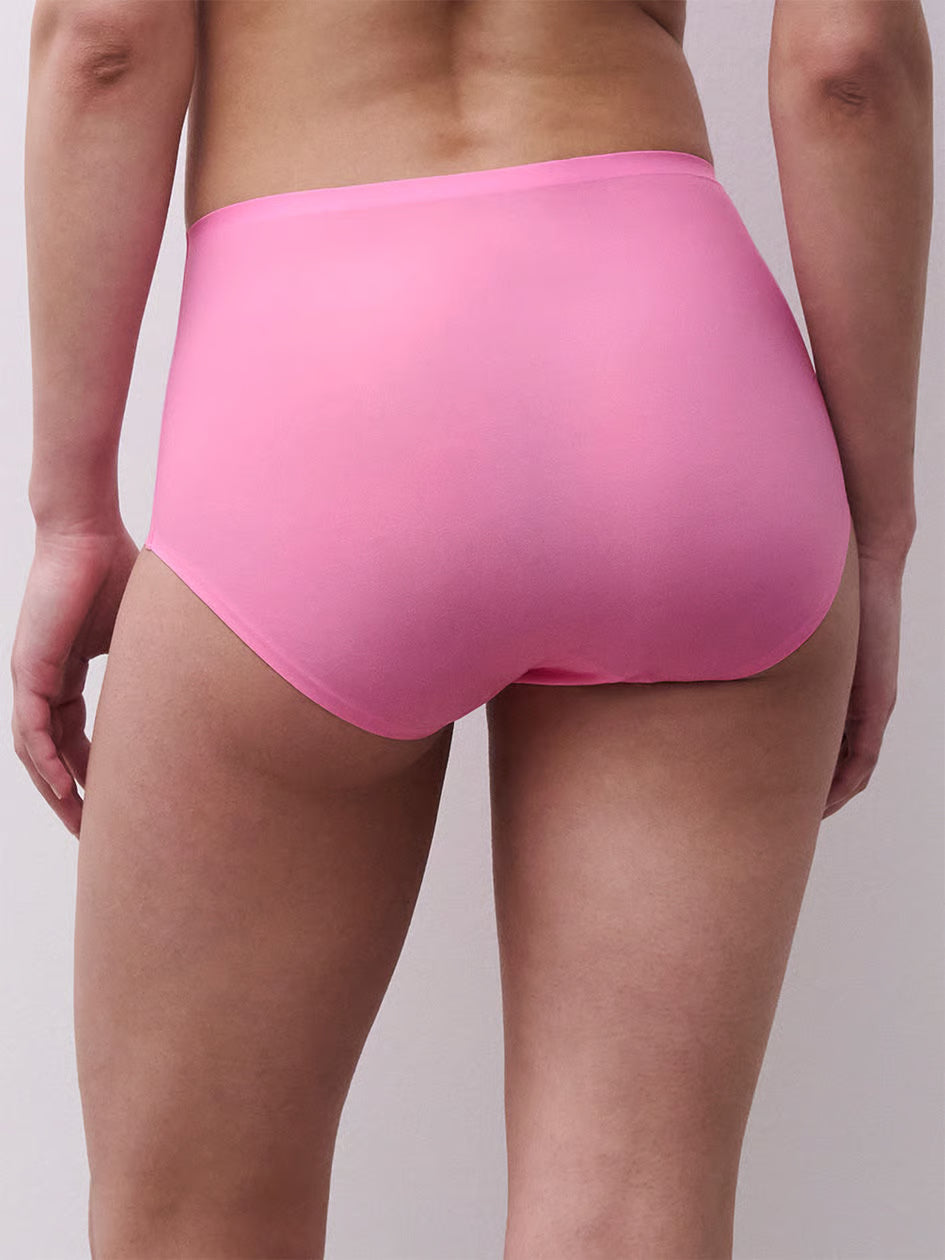 Pink softstretch high waist briefs made of smooth stretchy fabric for comfortable everyday wear