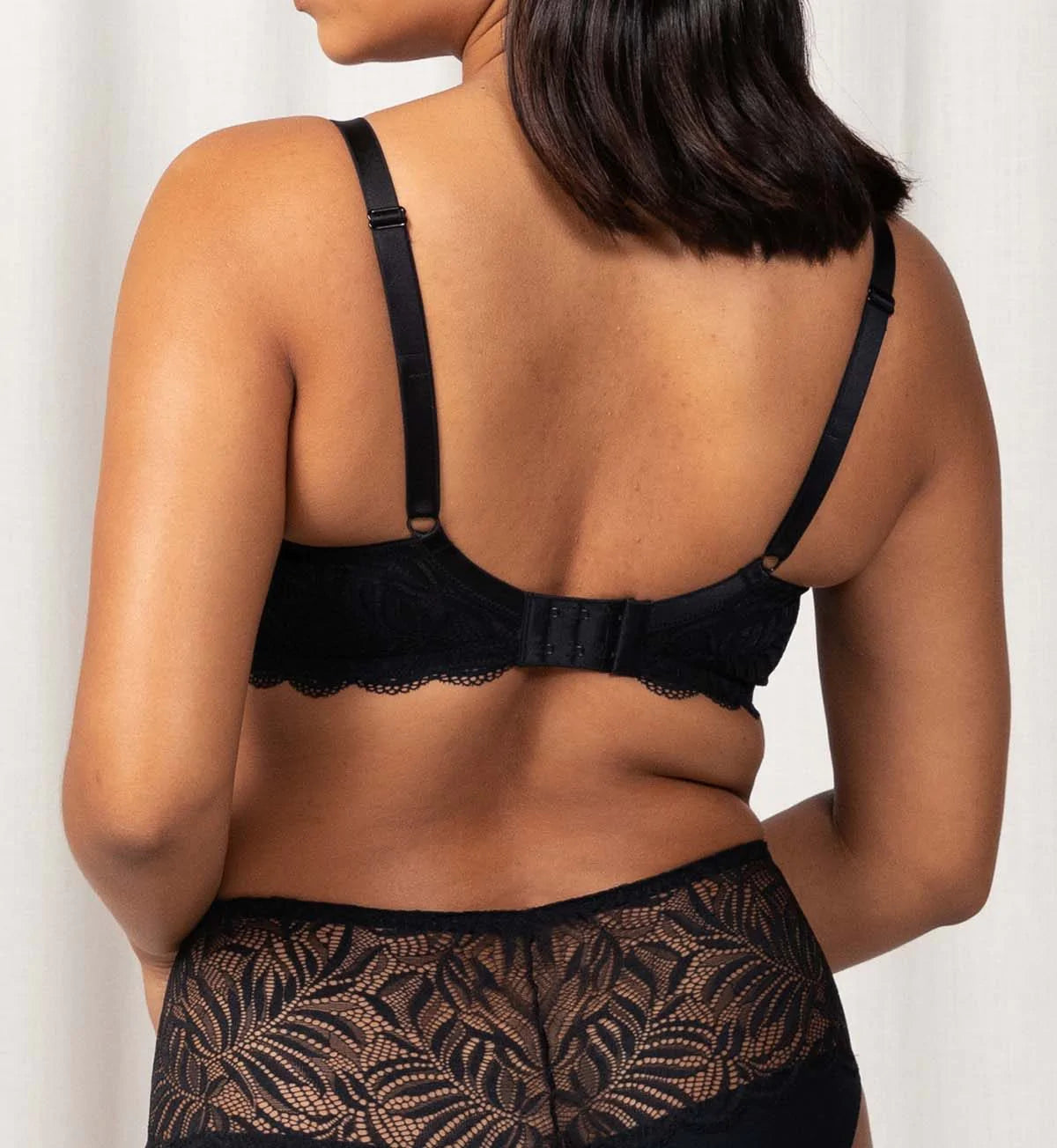 Essential Lace Moulded Balconette