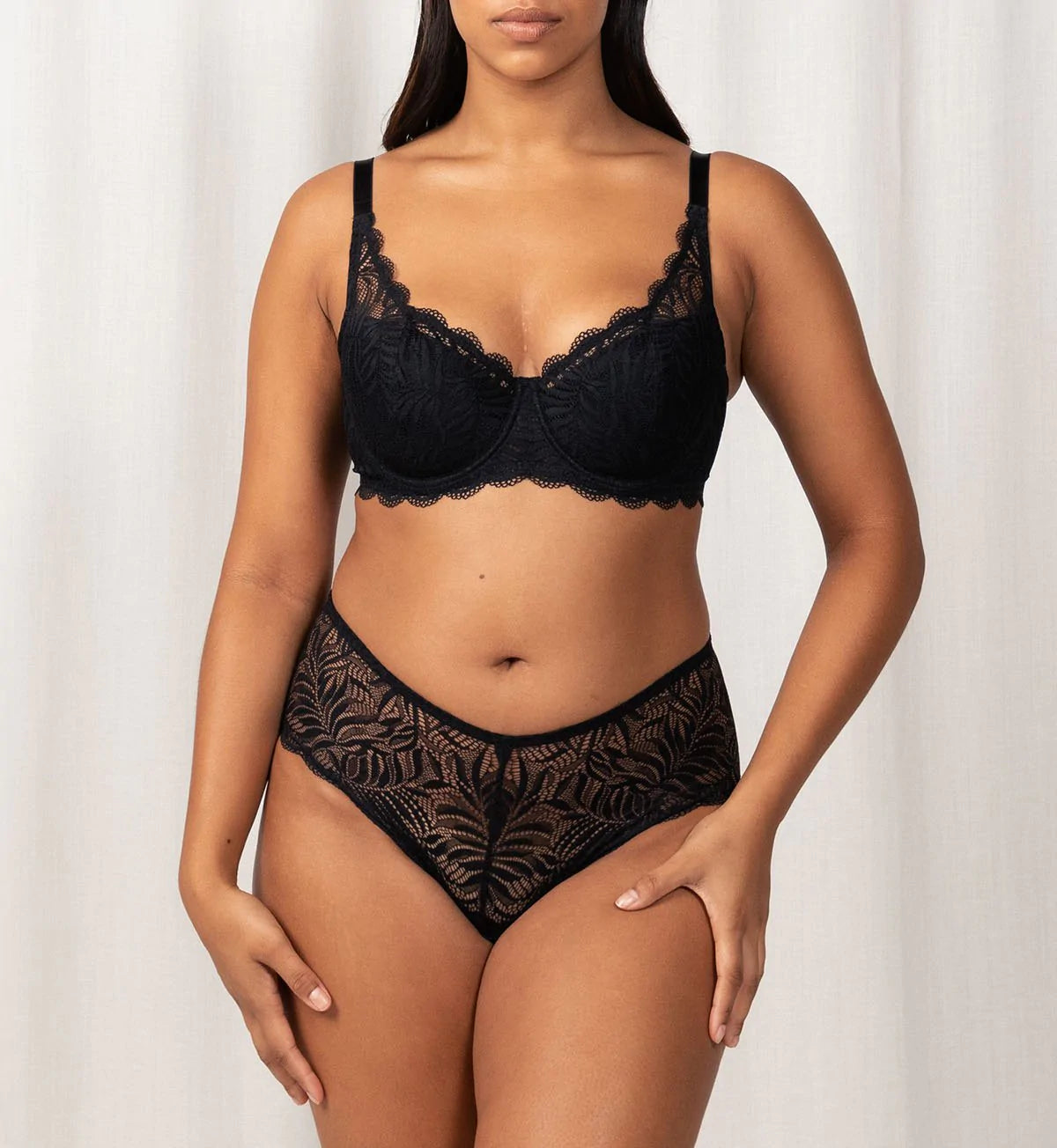 Essential Lace Moulded Balconette