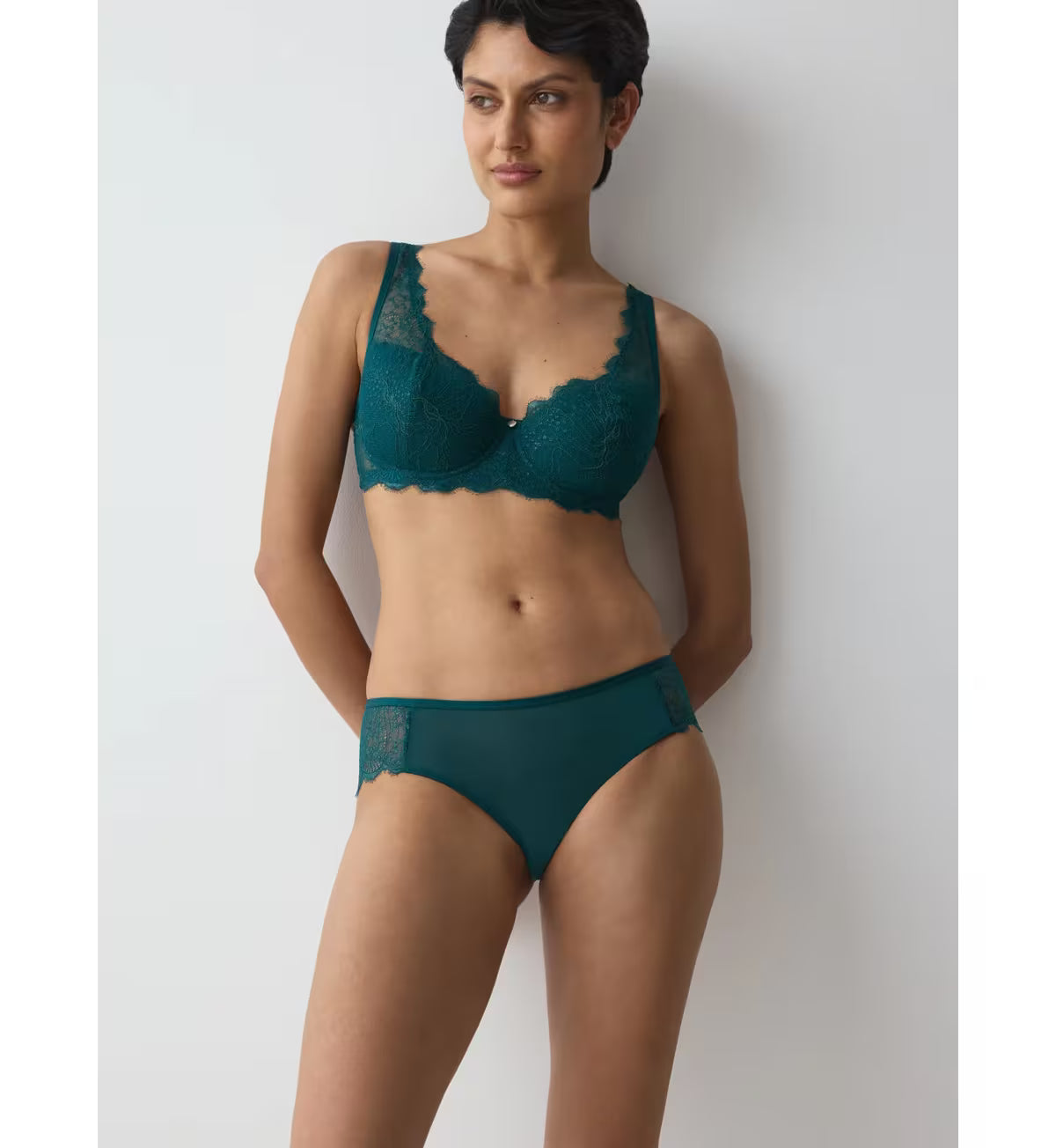 Teal lace Amourette Sparkle Hipster bra and matching high-waisted briefs set with delicate floral details