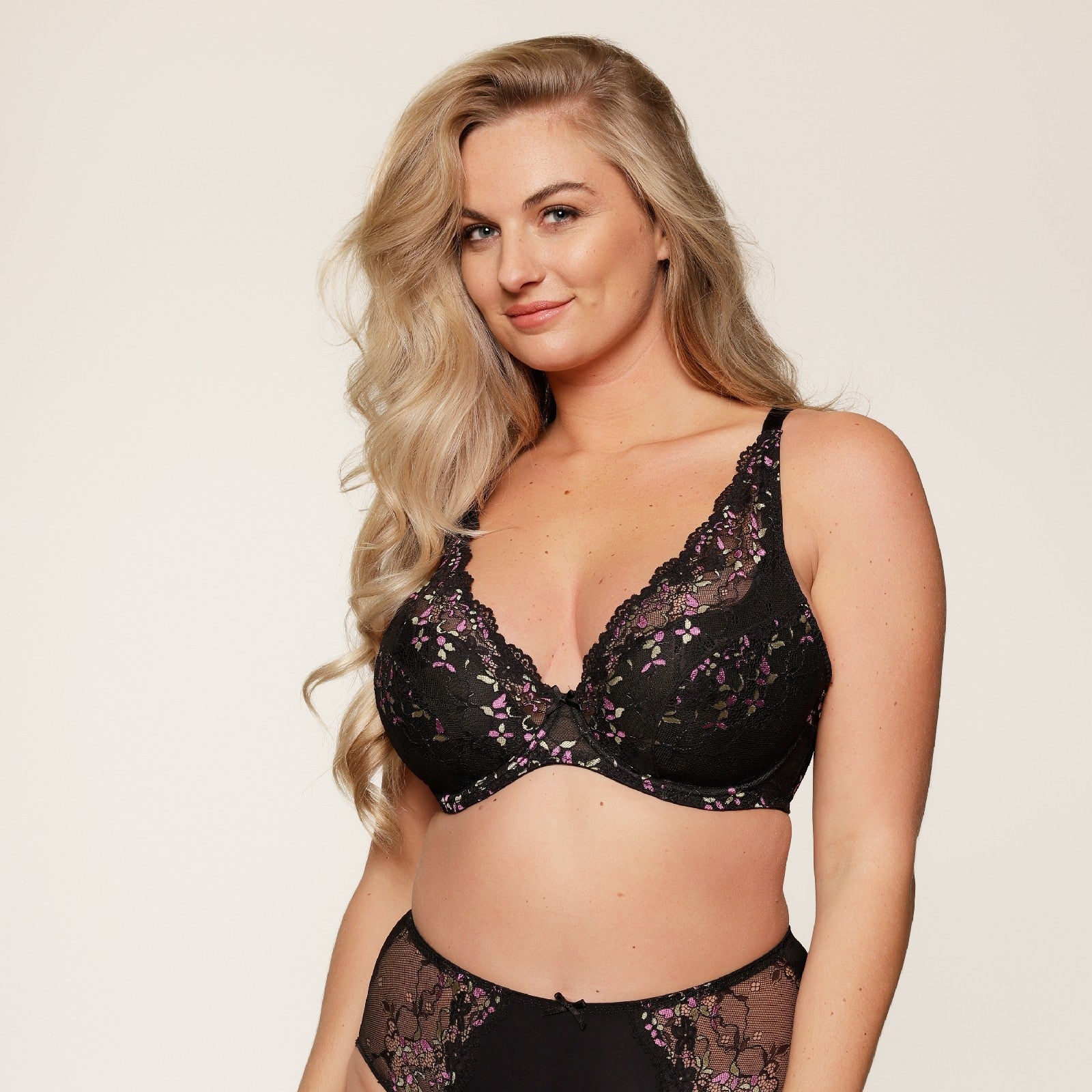 Daily Triangle Plunge Bra