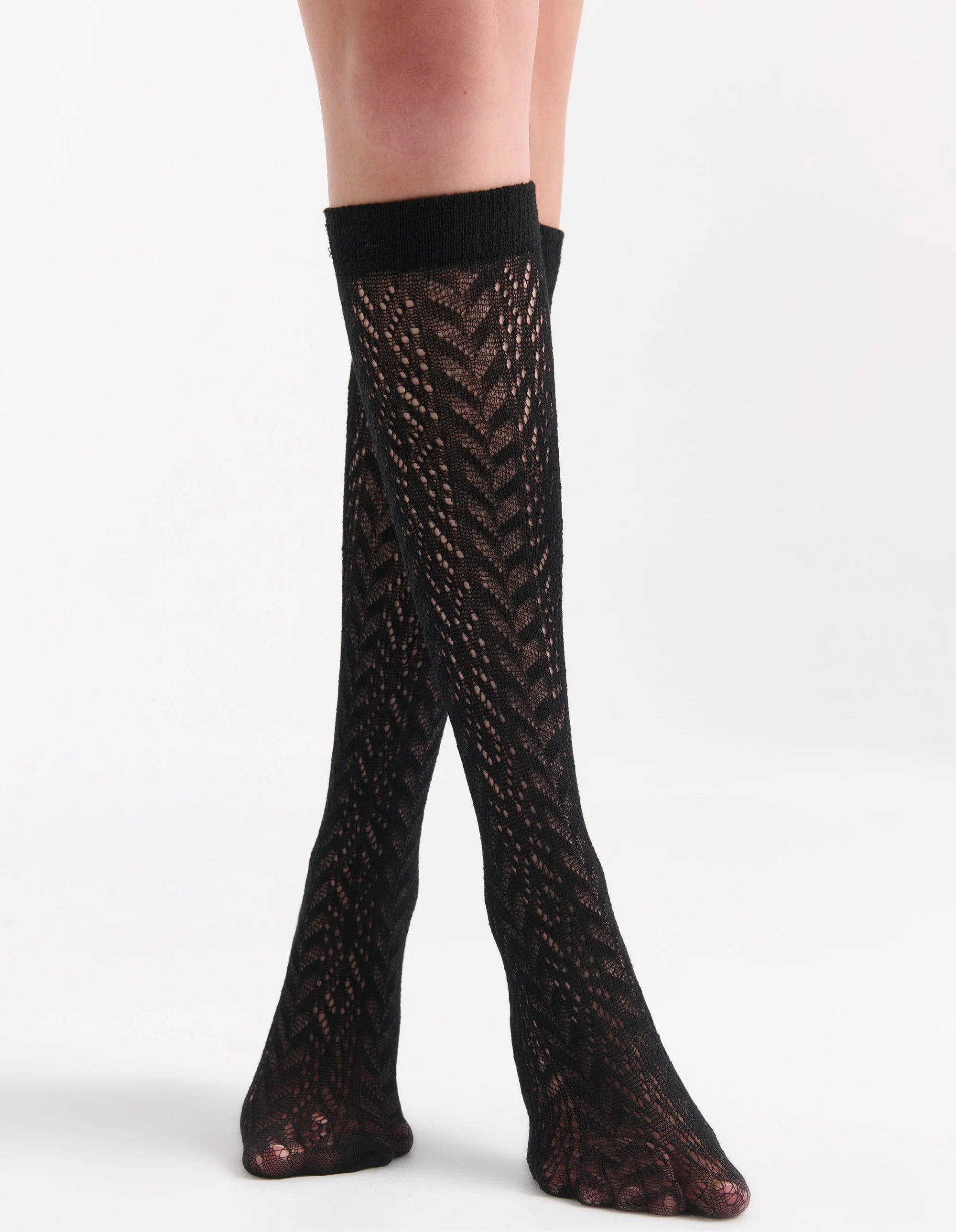 Ornella Rumi knee highs: black open-knit chevron with ribbed cuffs