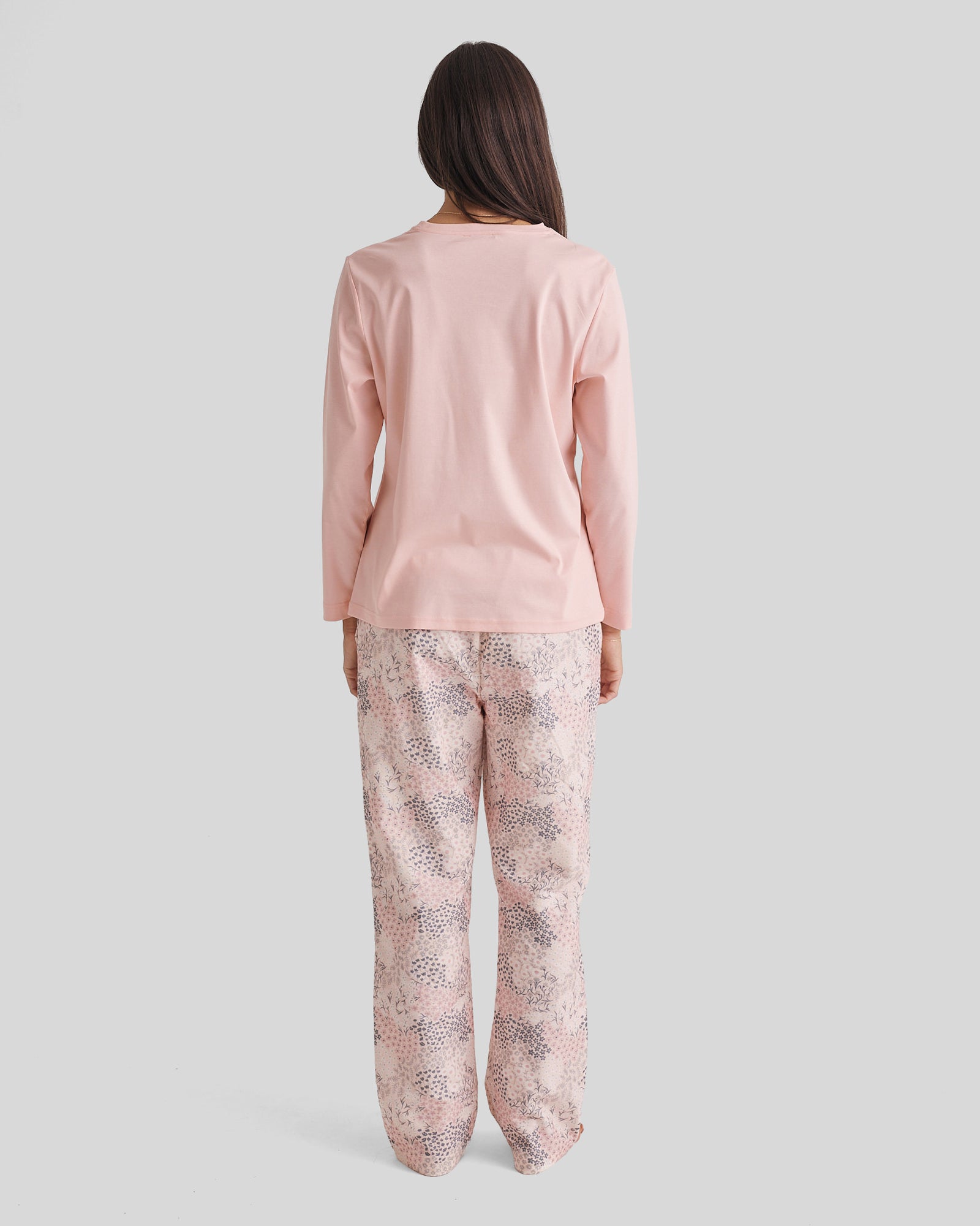 Cotton pyjama set: pink long-sleeved top with floral wide-leg pants