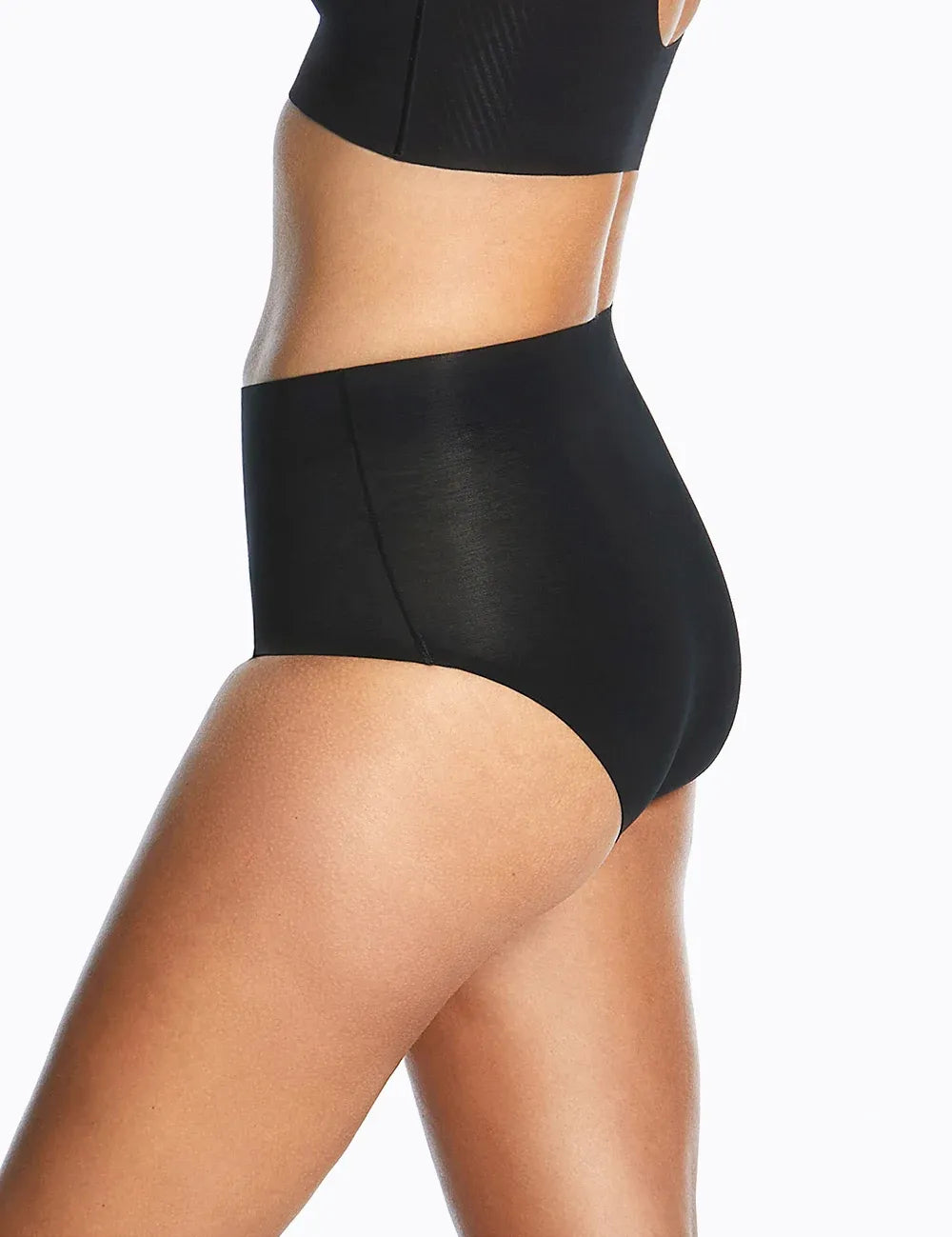 Black high-waisted seamless briefs with a smooth form-fitting design made of thinvisible cotton material
