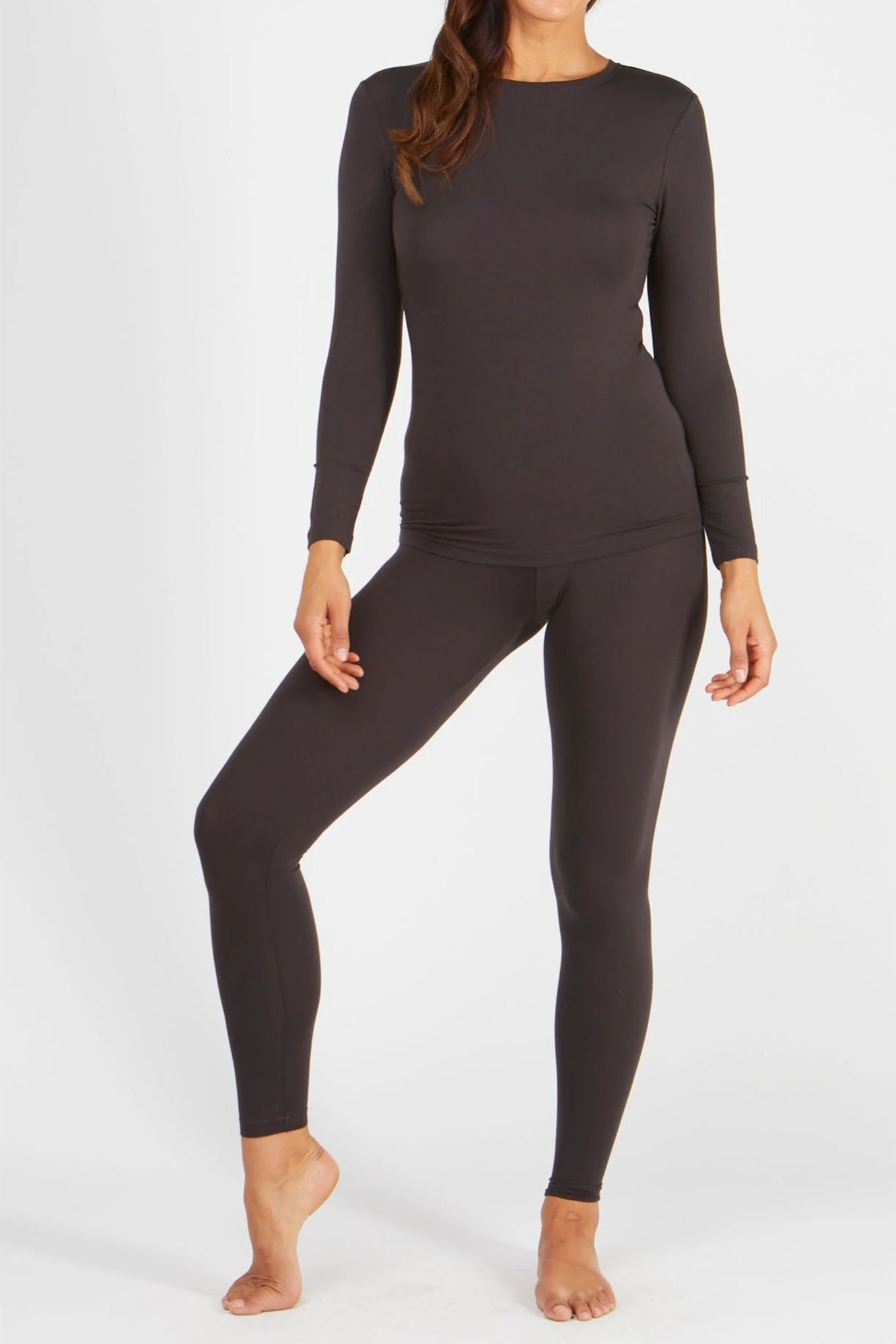 Woman wearing Tani 89118 leggings in licorice