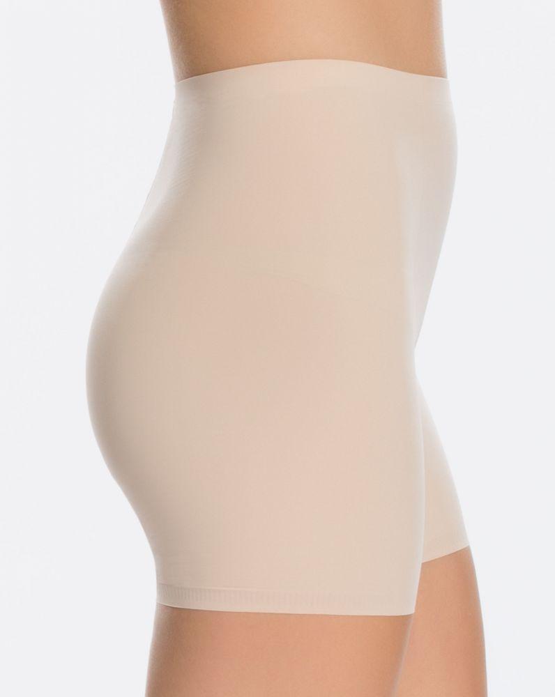 Spanx Skinny Britches High-Waisted Mid-Thigh Short Review - Pros